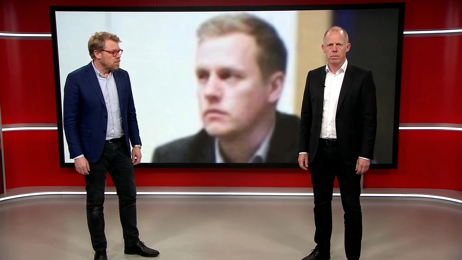 Morten Spiegelhauer og studieværten i TV 2-studiet under visningen af de skjulte kamera-optagelser